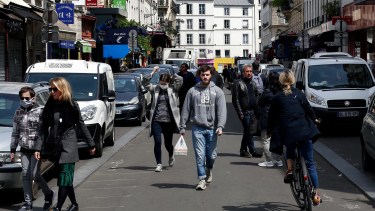 En Europa flexibilizan la cuarentena por sectores