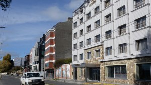 Hoteleros y gastronómicos cobran el 75% del salario