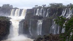 Video: volvió el agua a las Cataratas del Iguazú tras la sequía histórica