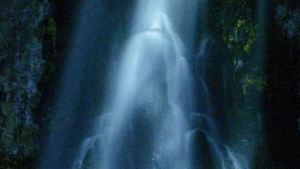 ¿Viste las fotos nocturnas de la cascada La Fragua en Manzano Amargo?