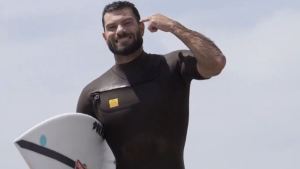 Video: la alegría de los surfers italianos al volver a las playas del Mediterráneo