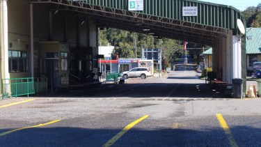 La autoridad sanitaria chilena realizará el seguimiento del estado de salud de los otros trabajadores de la aduana de Samoré. (Gentileza).-