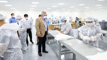 El presidente se mantiene en contacto con el comité de expertos para seguir las políticas sanitarias. Foto: presidencia de la Nación.-