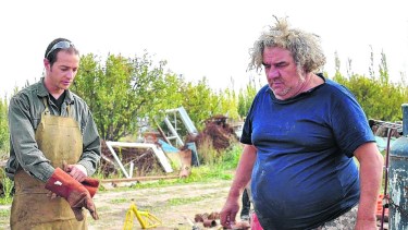 Lucas Severini, junto a Carlos Regazzoni, en 2012, cuando estuvo 
en Roca para unas actividades organizadas por el IUPA.