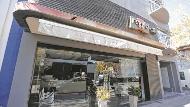 Los comerciantes ven con preocupación la situación que atraviesa la economía.-