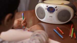 Donde no hay internet, la radio lleva la escuela a la casa