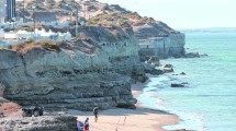 Imagen de Las Grutas vuelve a la vida con pesca, mar y playa