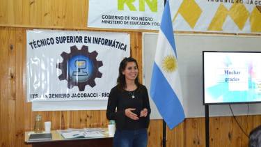 Cientos de jóvenes de la Región Sur y de otras localidades de la provincia egresaron del ITS de Jacobacci. (Foto: José Mellado)