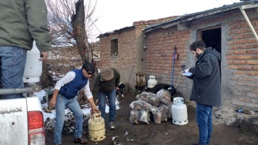 Gas y leña no pueden faltar en los hogares más humildes. (Foto: municipio de Comallo)