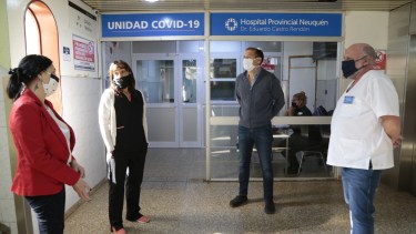 El gobernador visitó la Unidad Covid del hospital Castro Rendón. Foto: gentileza.