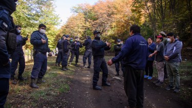 Un grupo de personas atacó el 29 de abril pasado a integrantes de la comunidad mapuche Buenuleo, en el lote ubicado en el faldeo del cerro Ventana. (Archivo)