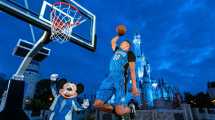 Imagen de La NBA admitió que negocia reanudar la competencia en julio en el complejo Disney