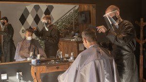 Crónica del corte más esperado: cuando ir a la peluquería es una odisea