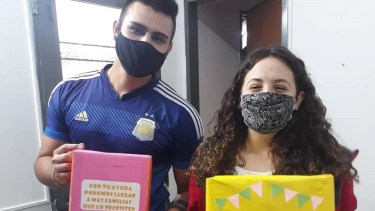 Integrantes de la Red Ayuda Regina desarrollan actividades solidarias para familias vulnerables. (Foto gentileza)