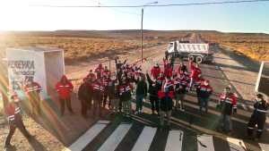 Bloquean el paso de los mineros de Andacollo a Neuquén capital