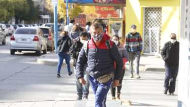 En la ciudad también habrá comercios minoristas habilitados a funcionar tres veces por semana.