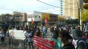 Polémica por marcha en el centro de Neuquén con reclamos docentes y mineros