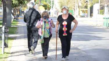 La ciudad ya tiene sus embajadores y embajadoras, electos para el 2020 por las postulaciones que hicieron las vecinales y organizaciones de tercera edad  (Foto Yamil Regules)