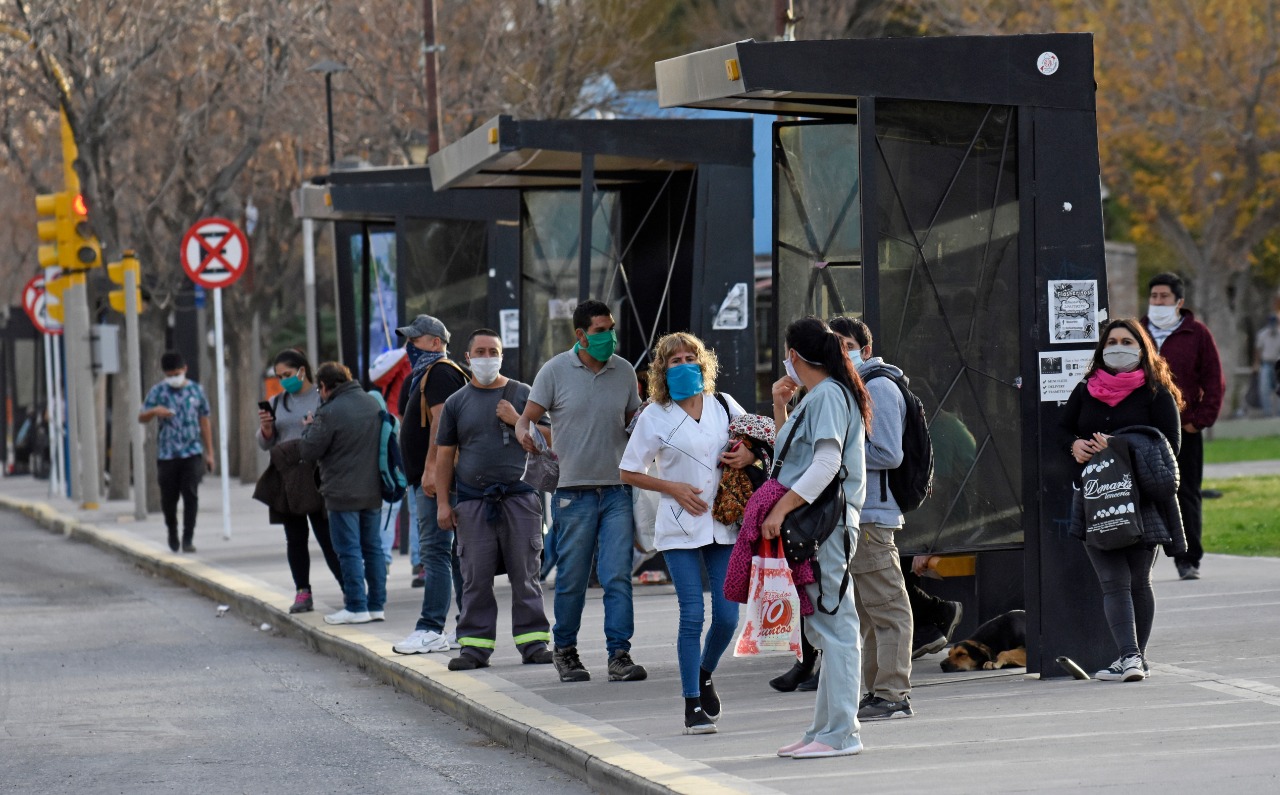 El urbano se priorizará en Neuquén para las trabajadoras esenciales (foto Florencia Salto)