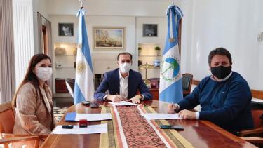 Omar Gutiérrez, Vanina Merlo y Mariano Gaido en Casa de Gobierno (gentileza)