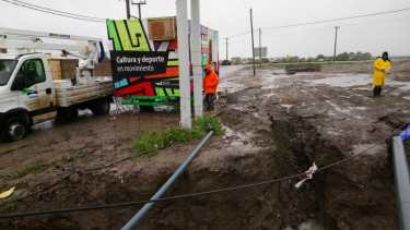 Las estaciones de bombeo fueron monitoreas desdela madrugada del viernes. Fotos: Pablo Leguizamón y gentileza. 