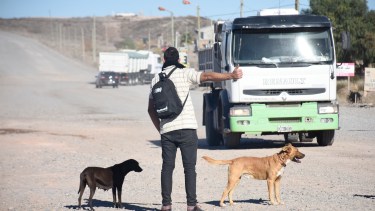 Duras criticas a Di Tella por el transporte en Las Perlas. (Archivo Florencia Salto).-