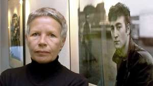 Murió Astrid Kirchherr, la primera fotógrafa de Los Beatles y creadora del famoso flequillo