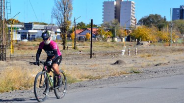 Desde este martes están autorizadas actividades recreativas en las ciudades del Alto Valle Este. (Fotos Néstor Salas)
