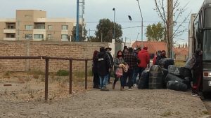 Polémica por un colectivo que ingresó a Roca con mercadería y ¿con pasajeros?