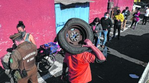Rige la cuarentena total en Chile, con hospitales al borde de la saturación