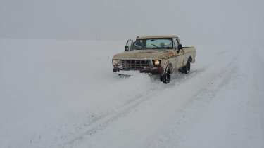 En algunos sectores, entre Jacobacci y Clemente Onelli, la nieve supera los 35 cm. (Foto: gentileza Victor Miguel).
