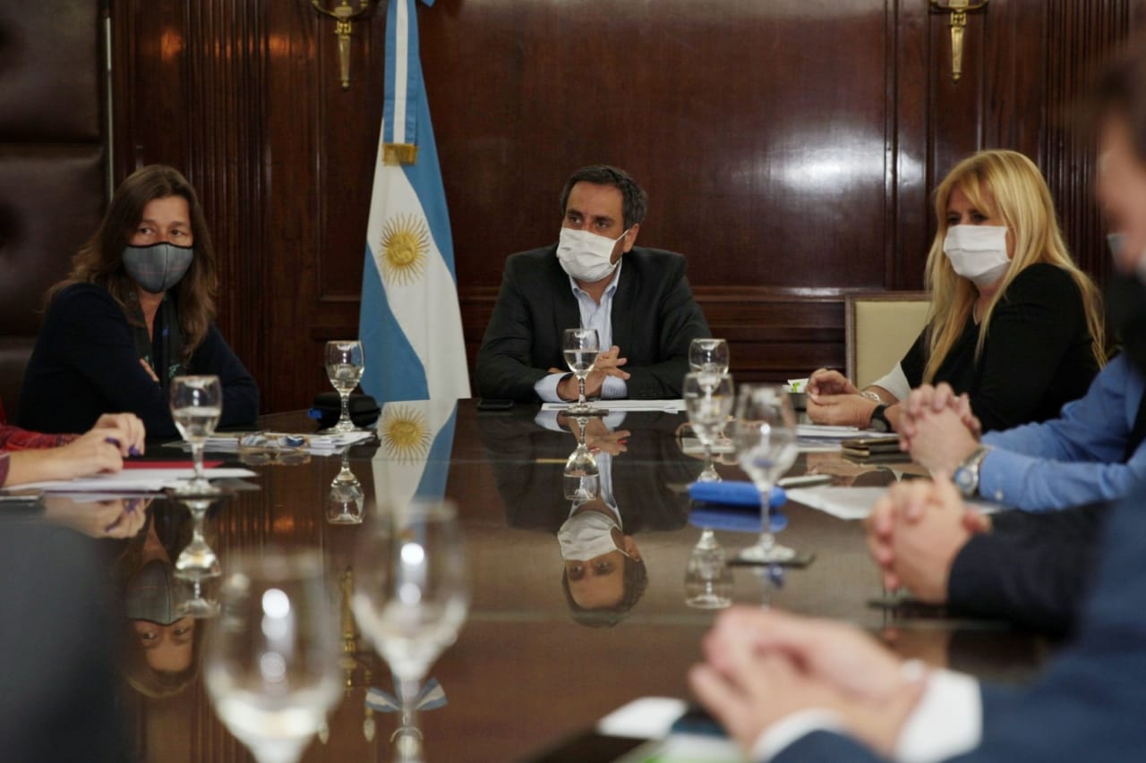 Ministros del gobierno nacional y funcionarios del Ejecutivo provincial se reunieron este miércoles en Buenos Aires. (foto Gentileza)