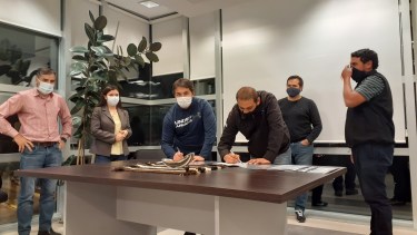 Anoche e firmó un acuerdo minero. (Gentileza).-