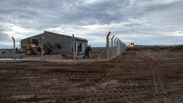 Las edificaciones de la plantas reguladoras de presión de Los Menucos y Maquinchao están en su etapa final. (Foto: Gentileza).