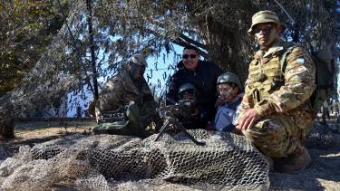Una foto de tres años atrás, cuando el Ejército abrió sus puertas a la comunidad en Neuquén. (Archivo Matías Subat).-