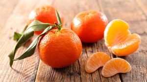 Mousse de mandarinas en almíbar para el postre