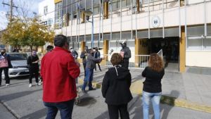 Comerciantes se movilizaron hasta el municipio de Roca en busca de ayuda