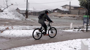 La primera nevada sobre la ciudad se adelantó casi un mes. Foto: Alfredo Leiva