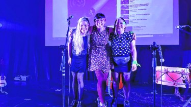 Fusión. El trío neuquino Papel Glasé va del folclore al rock sin prejuicios.