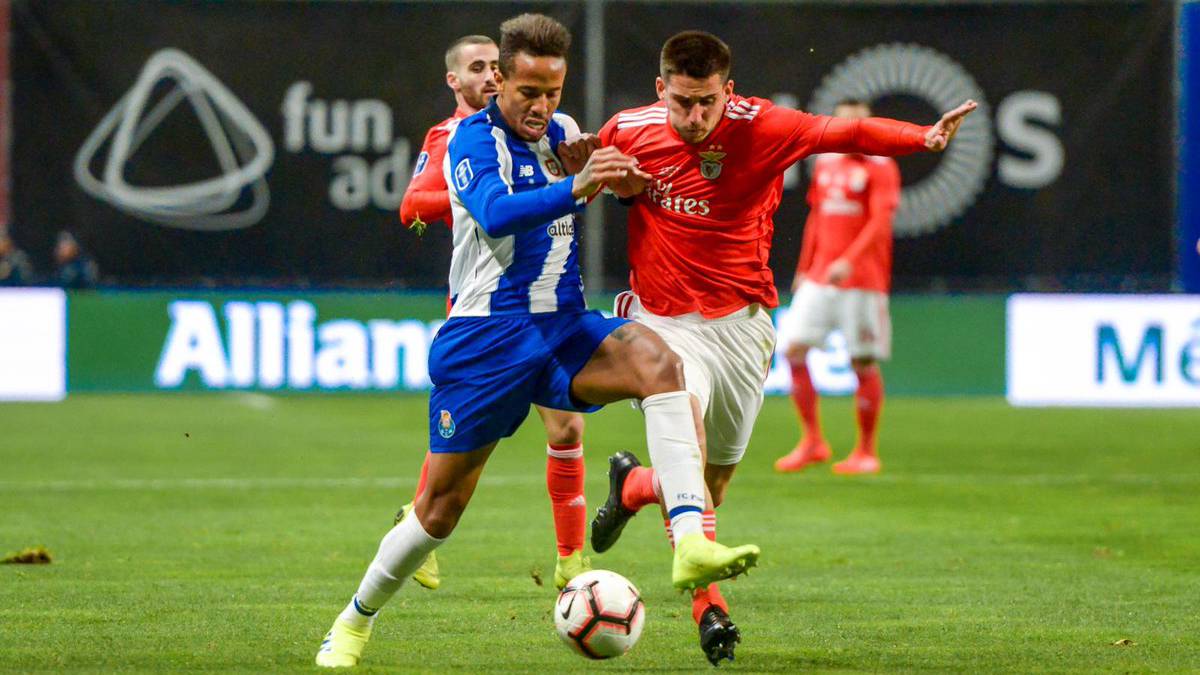 Porto y Benfica se disputan la cima del campeonato en Portugal.