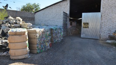 El municipio de Regina adelantó que no se hará la primera campaña de recolección de envases vacíos de plaguicidas en Villa Regina. (Foto Néstor Salas)