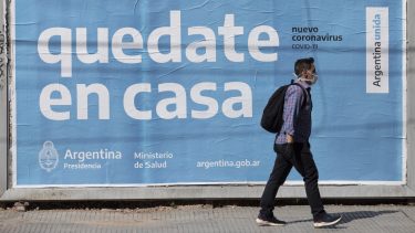 Coronavirus: nada de abrazos ni besos hasta que haya una vacuna