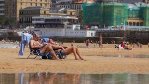 España se reencuentra, al fin, con playas, bares y parques