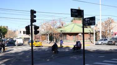 El semáforo es gris para evitar distracciones de los conductores. (Foto: Gentileza Prensa Neuquén)