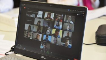 También virtual, la comisión de Asuntos Sociales debatió ayer proyectos para la próxima sesión.