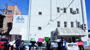 Reclamo al Ipross de cuidadores domiciliarios