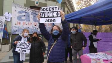 La protesta del gremio docente en Casa de Gobierno Foto: prensa ATEN