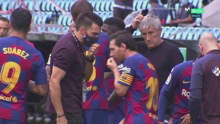 El gesto de Messi a Sarabia fue captado por la televisión española.