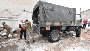 Llegarán a la zona de chacras de Plaza Huincul con un unimog de Ejército
