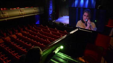 Télam 26/06/2020 Buenos Aires: Diversas personalidades del teatro, la música, el cine y la televisión valoraron, en entrevistas brindadas a Télam durante los últimos 100 días, las virtudes y defectos para su actividad de la transmisión y realización virtual de contenidos, la experimentación y la relación con los públicos.